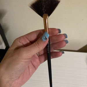 Makeup brush